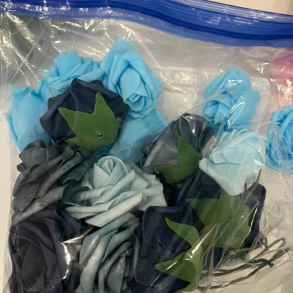Craft Supplies Foam Roses - Picture 5 of 7